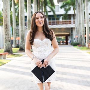 Lulu’s White Lace Bustier Bodycon Dress SIZE SMALL
